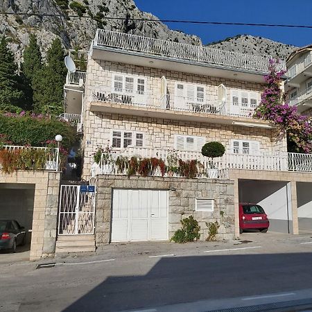 Apartments Ivan - With Parking Omiš Extérieur photo