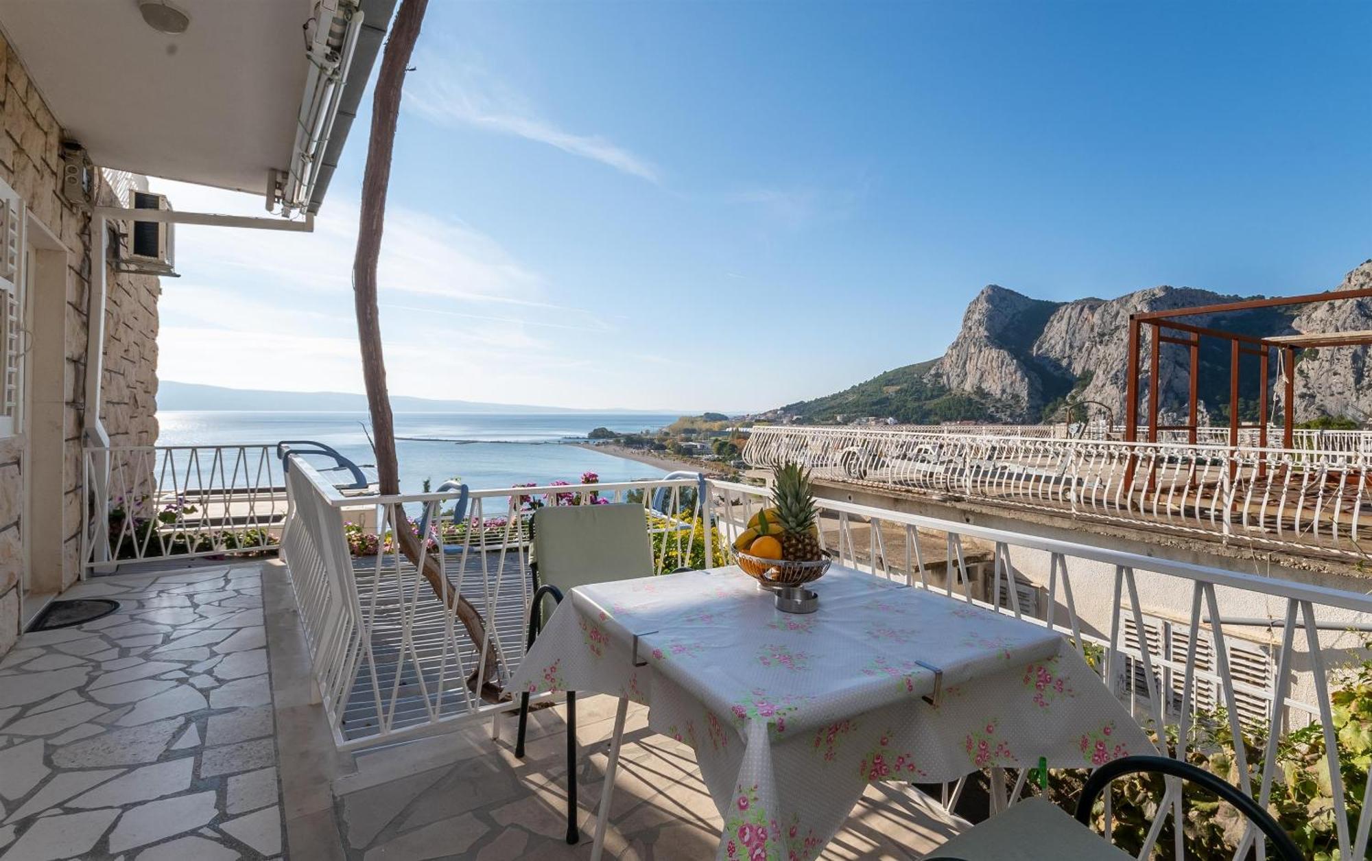 Apartments Ivan - With Parking Omiš Extérieur photo