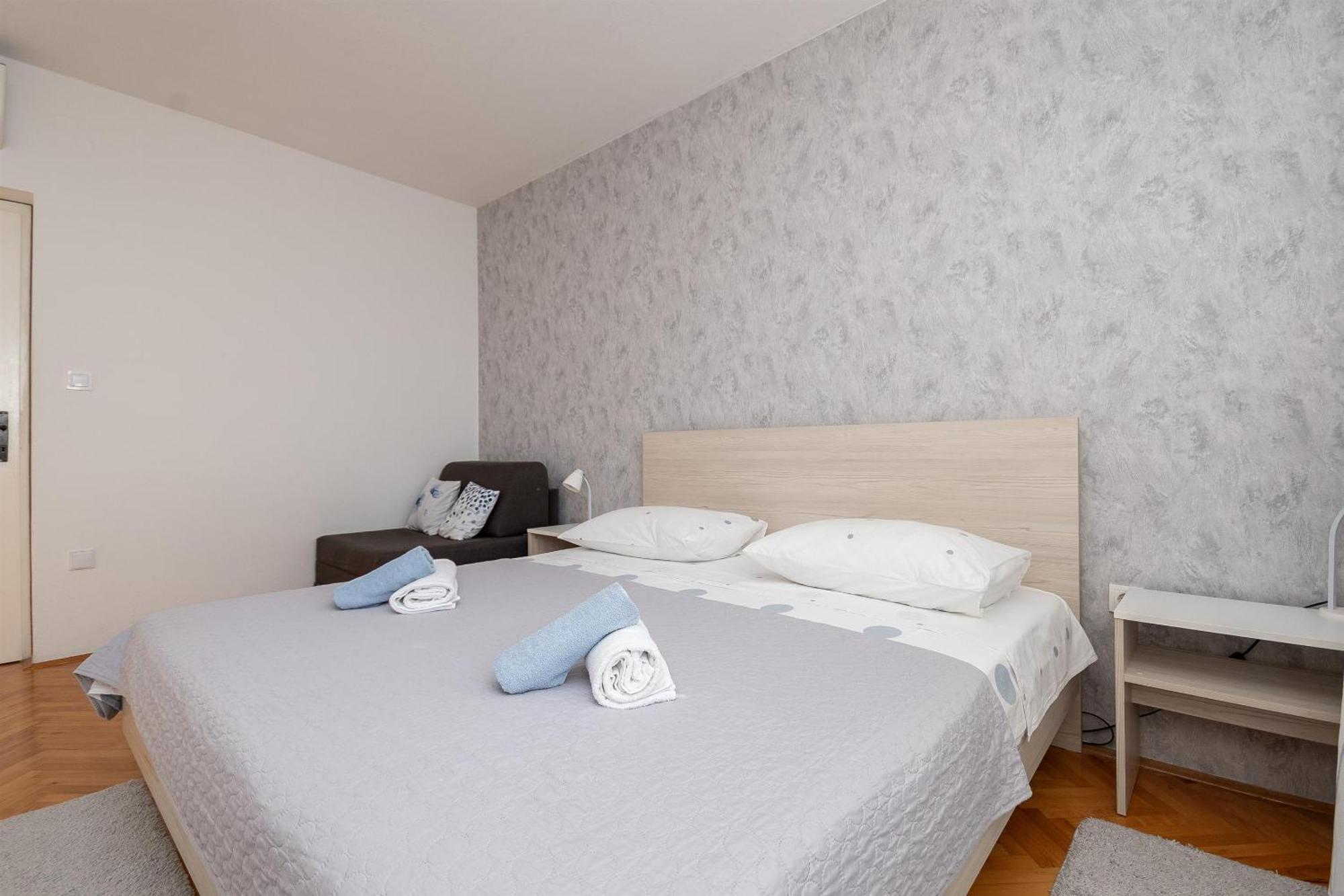 Apartments Ivan - With Parking Omiš Extérieur photo