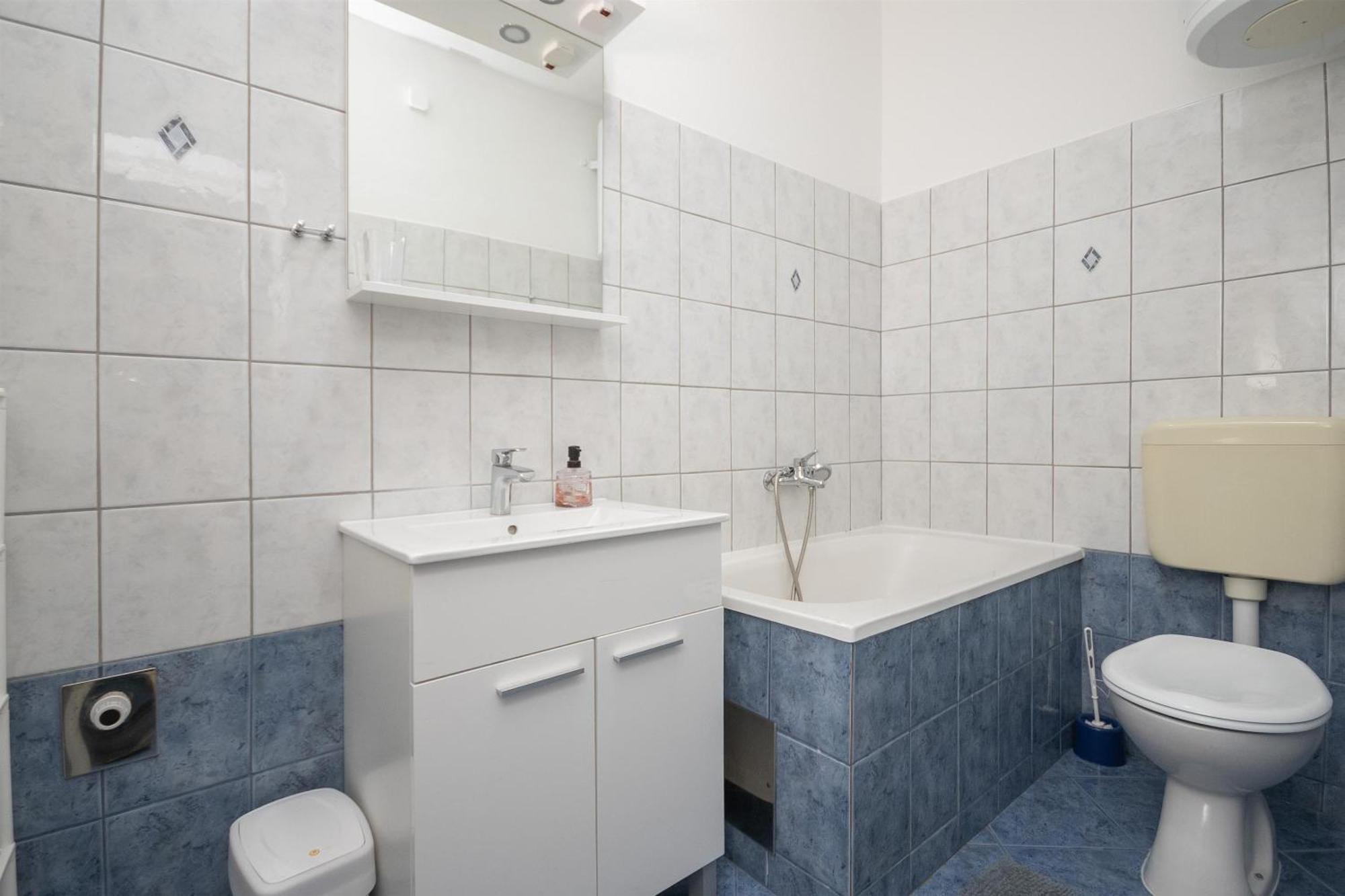 Apartments Ivan - With Parking Omiš Extérieur photo