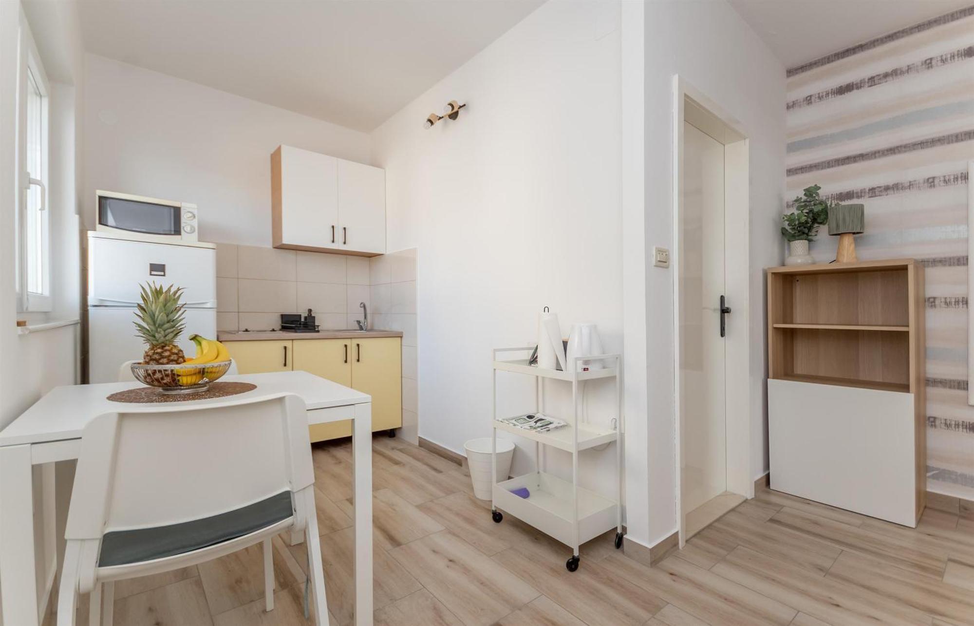 Apartments Ivan - With Parking Omiš Extérieur photo
