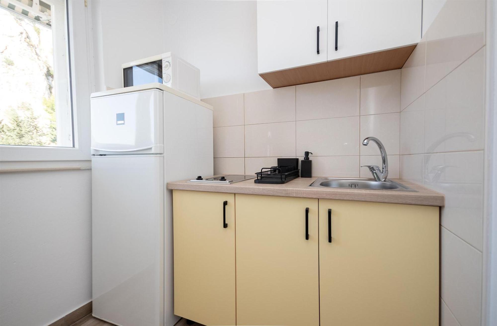 Apartments Ivan - With Parking Omiš Extérieur photo