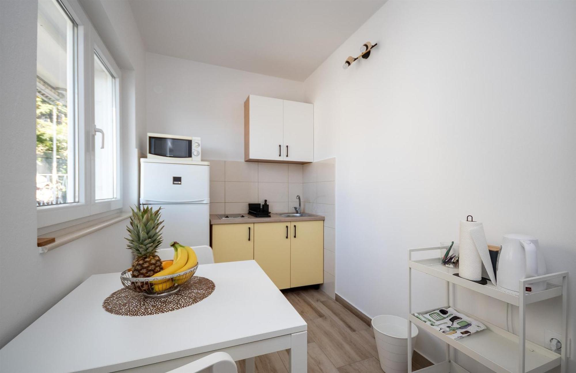 Apartments Ivan - With Parking Omiš Extérieur photo