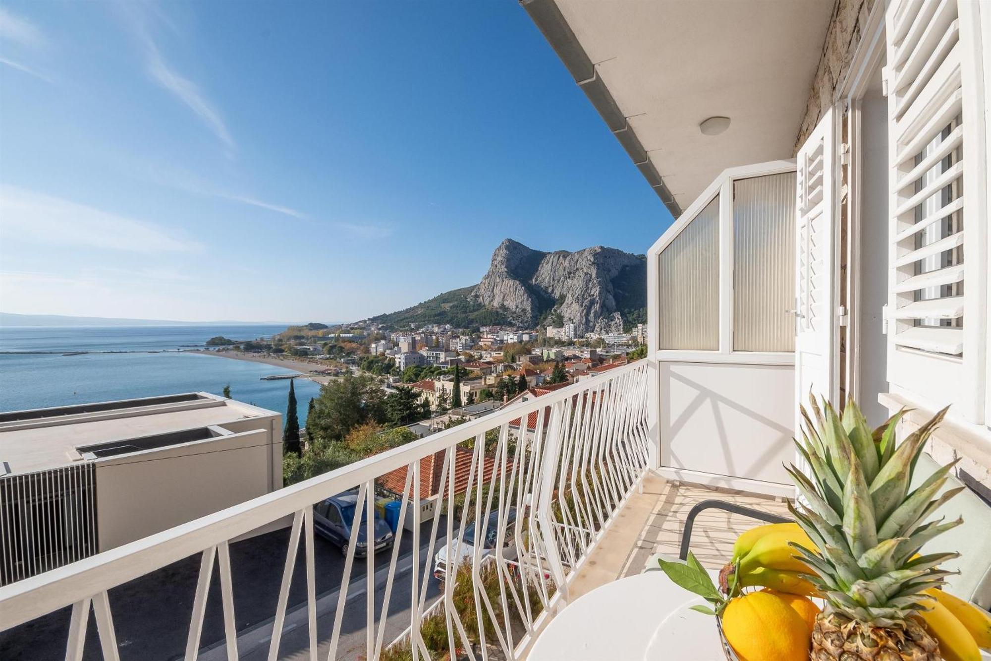 Apartments Ivan - With Parking Omiš Extérieur photo