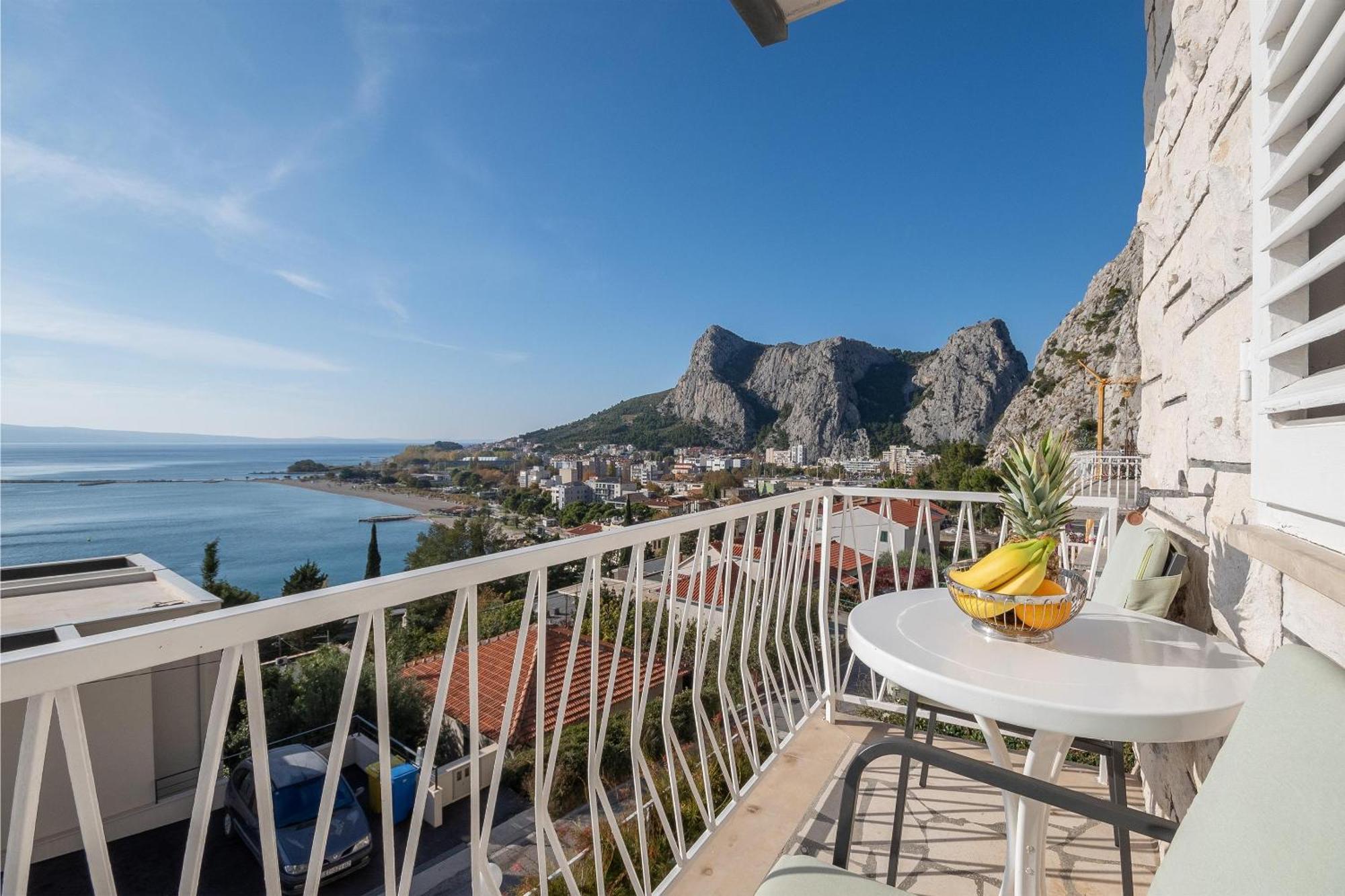 Apartments Ivan - With Parking Omiš Extérieur photo